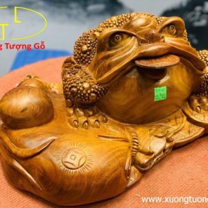 Thiềm thừ trấn bao tiền gỗ hương. Thiềm thừ trấn bao tiền gỗ hương.