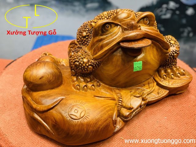Thiềm thừ trấn bao tiền gỗ hương. Thiềm thừ trấn bao tiền gỗ hương.