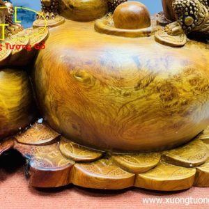 Tam cóc trấn chum tiền gỗ hương. Tam cóc trấn chum tiền gỗ hương.
