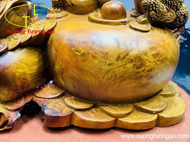 Tam cóc trấn chum tiền gỗ hương. Tam cóc trấn chum tiền gỗ hương.