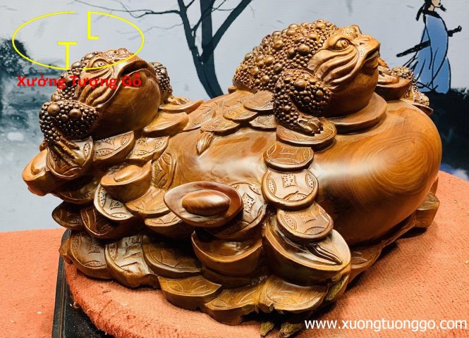 Tam cóc trấn chum tiền gỗ hương. Tam cóc trấn chum tiền gỗ hương.
