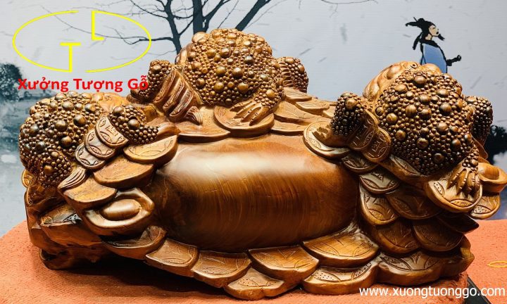 Tam cóc trấn chum tiền gỗ hương. Tam cóc trấn chum tiền gỗ hương.