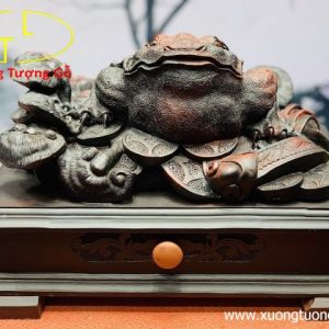 Thiềm thừ gỗ trắc. Thiềm thừ gỗ trắc.