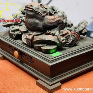 Thiềm thừ gỗ trắc. Thiềm thừ gỗ trắc.
