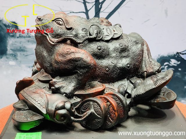 Thiềm thừ gỗ trắc. Thiềm thừ gỗ trắc.