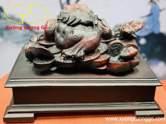 Thiềm thừ gỗ trắc. Thiềm thừ gỗ trắc.