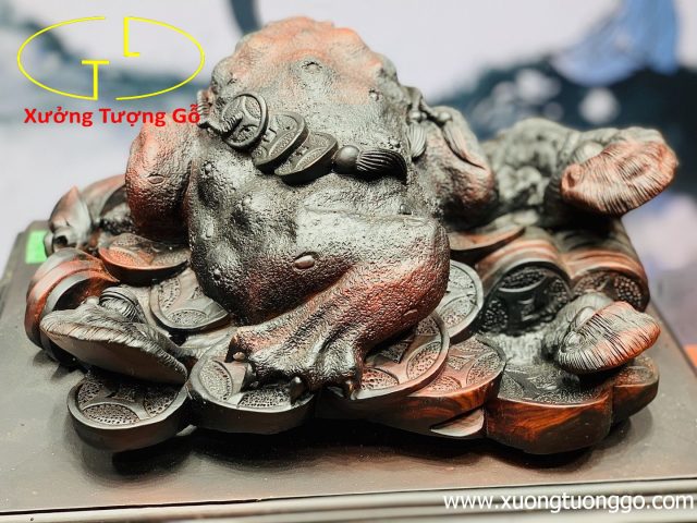 Thiềm thừ gỗ trắc. Thiềm thừ gỗ trắc.