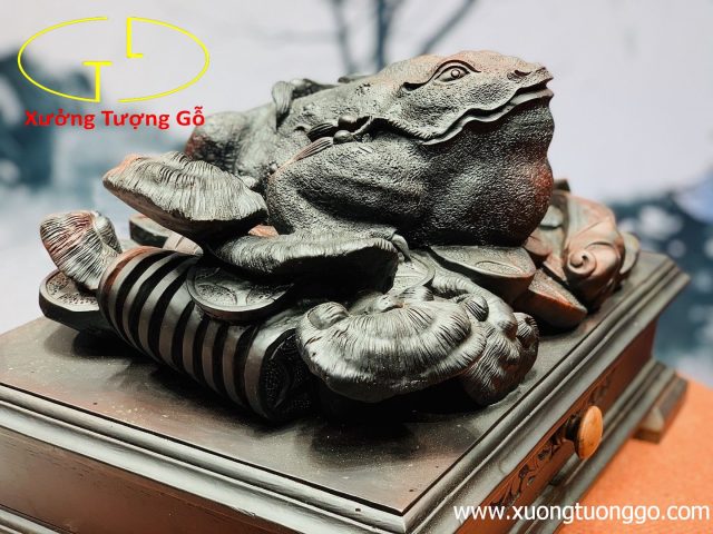 Thiềm thừ gỗ trắc. Thiềm thừ gỗ trắc.