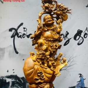 Di Lặc ngũ phúc vác cành đào gỗ hương ta. Di Lặc ngũ phúc vác cành đào gỗ hương ta.