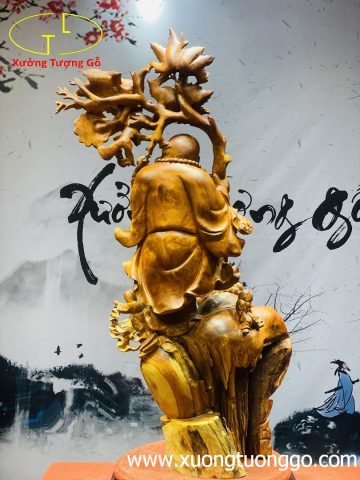 Di Lặc ngũ phúc vác cành đào gỗ hương ta. Di Lặc ngũ phúc vác cành đào gỗ hương ta.
