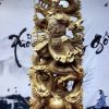 Quan công cầm đao gỗ mun đuôi công. Quan công cầm đao gỗ mun đuôi công.