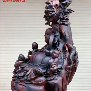 Di Lặc ngũ tiểu cây tùng trắc.