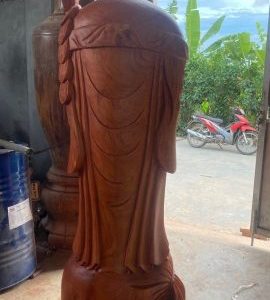 Di Lặc chúc phúc gỗ hương.