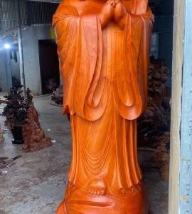 Di Lặc chúc phúc gỗ hương.