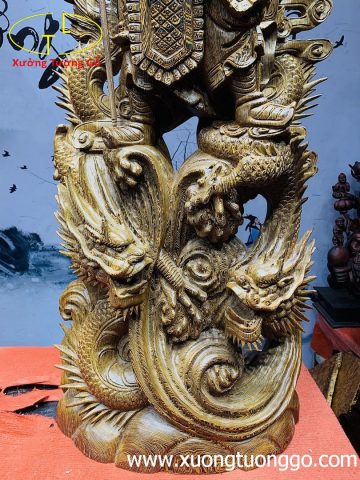 Quan công ngự tam long mun đuôi công. Quan công ngự tam long mun đuôi công.