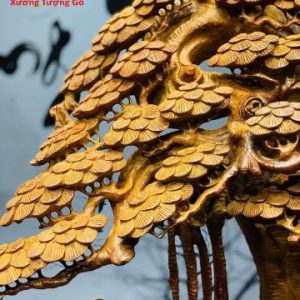 Di Lặc ngũ tiểu gánh gậy như ý đứng tùng gỗ hương ta. Di Lặc ngũ tiểu gánh gậy như ý đứng tùng gỗ hương ta.