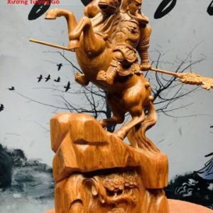 Quan Công cưỡi ngựa gỗ hương. Quan Công cưỡi ngựa gỗ hương.