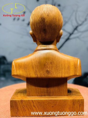 Đại tướng Võ Nguyên Giáp gỗ hương. Đại tướng Võ Nguyên Giáp gỗ hương.