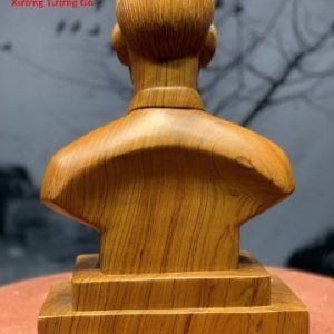 Chủ tịch Hồ Chí Minh gỗ hương.