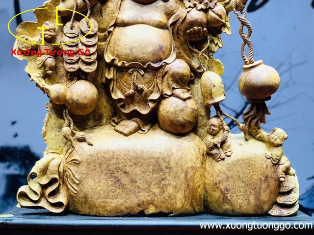 Di Lặc ngũ tiểu vác đào nu hương. Di Lặc ngũ tiểu vác đào nu hương.