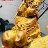 Ông thọ ôm đá gỗ hương. Ông thọ ôm đá gỗ hương.
