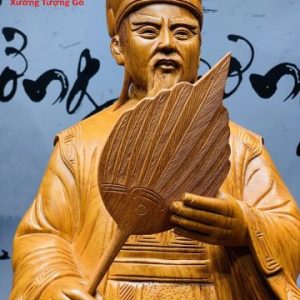 Tượng Khổng Minh gỗ hương.