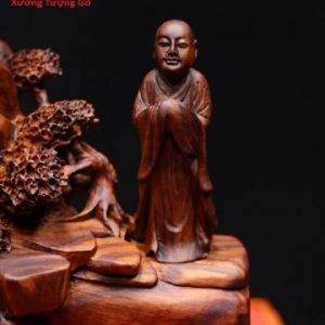 Nhất tâm bái Phật gỗ sưa