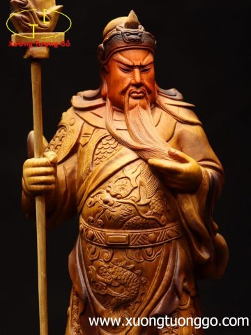 Quan Công chống đao gỗ bách xanh. Quan Công chống đao gỗ bách xanh.