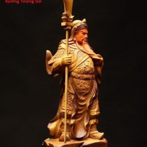 Quan Công chống đao gỗ bách xanh. Quan Công chống đao gỗ bách xanh.