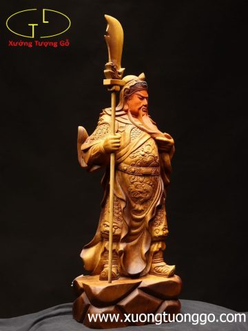 Quan Công chống đao gỗ bách xanh. Quan Công chống đao gỗ bách xanh.