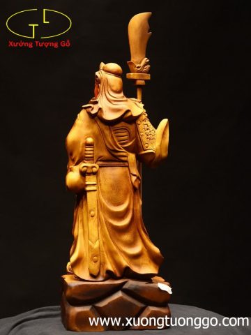 Quan Công chống đao gỗ bách xanh. Quan Công chống đao gỗ bách xanh.