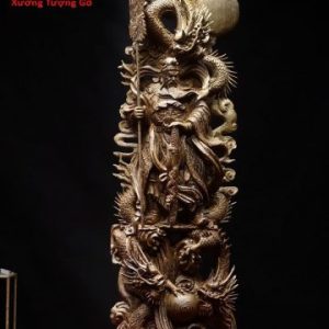 Quan công ngự Tam long gỗ mun đuôi công. Quan công ngự Tam long gỗ mun đuôi công.