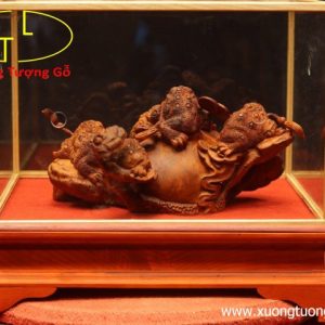 Ngũ cóc trấn chum tiền gỗ sưa