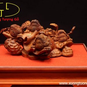 Ngũ cóc trấn chum tiền gỗ sưa