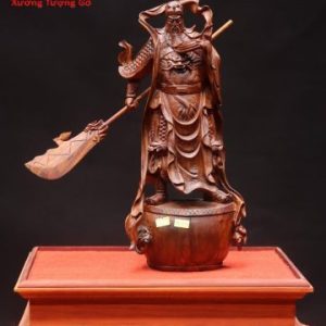 Quan Công đứng trống gỗ sưa. Quan Công đứng trống gỗ sưa.