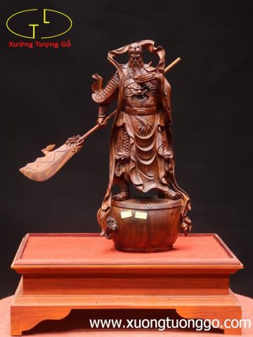Quan Công đứng trống gỗ sưa. Quan Công đứng trống gỗ sưa.