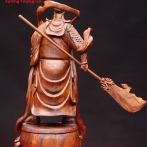 Quan Công đứng trống gỗ sưa. Quan Công đứng trống gỗ sưa.