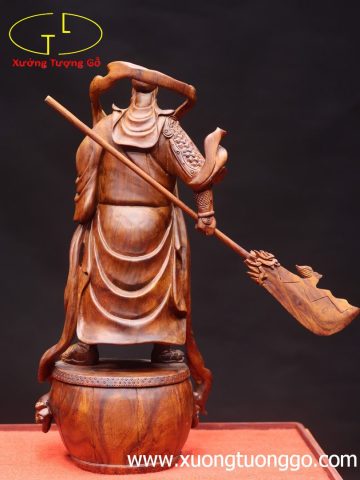Quan Công đứng trống gỗ sưa. Quan Công đứng trống gỗ sưa.
