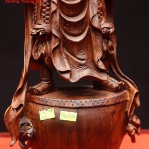 Quan Công đứng trống gỗ sưa. Quan Công đứng trống gỗ sưa.