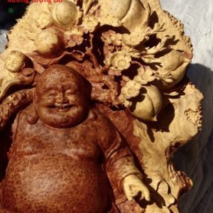 Di Lặc ngũ tiểu vác đào đứng bao tiền gỗ nu hương Di Lặc ngũ tiểu vác đào đứng bao tiền gỗ nu hương