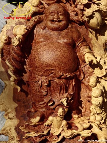 Di Lặc ngũ tiểu vác đào đứng bao tiền gỗ nu hương Di Lặc ngũ tiểu vác đào đứng bao tiền gỗ nu hương