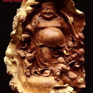 Di Lặc ngũ tiểu vác gậy như ý nu hương. Di Lặc ngũ tiểu vác gậy như ý nu hương.