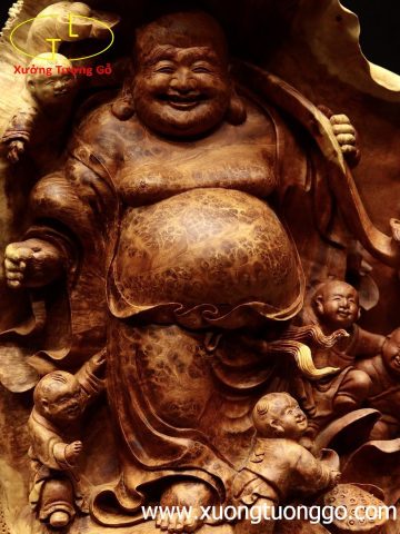 Di Lặc ngũ tiểu vác gậy như ý nu hương. Di Lặc ngũ tiểu vác gậy như ý nu hương.