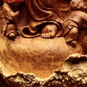 Di Lặc ngũ tiểu vác gậy như ý nu hương. Di Lặc ngũ tiểu vác gậy như ý nu hương.