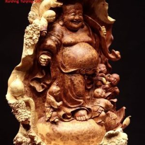 Di Lặc ngũ tiểu vác gậy như ý nu hương. Di Lặc ngũ tiểu vác gậy như ý nu hương.