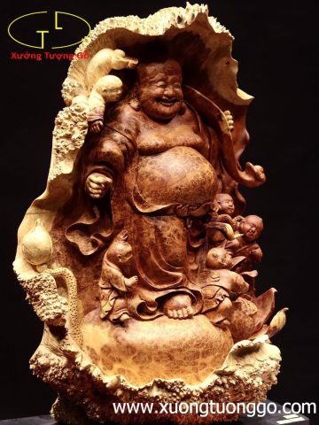 Di Lặc ngũ tiểu vác gậy như ý nu hương. Di Lặc ngũ tiểu vác gậy như ý nu hương.