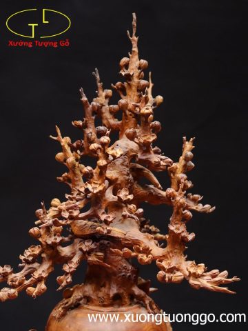 Bình mai gỗ hương. Bình mai gỗ hương.