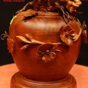 Bình mai gỗ hương. Bình mai gỗ hương.