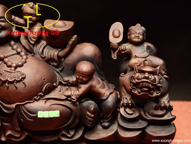 Di Lặc ngũ tiểu song nghê gỗ trắc. Di Lặc ngũ tiểu song nghê gỗ trắc.