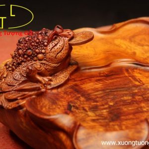 Khay trà thiềm thừ gỗ hương.